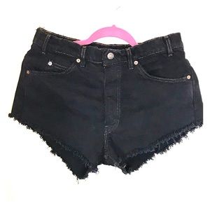 Vintage (1990) Daisy Duke” Levi shorts.